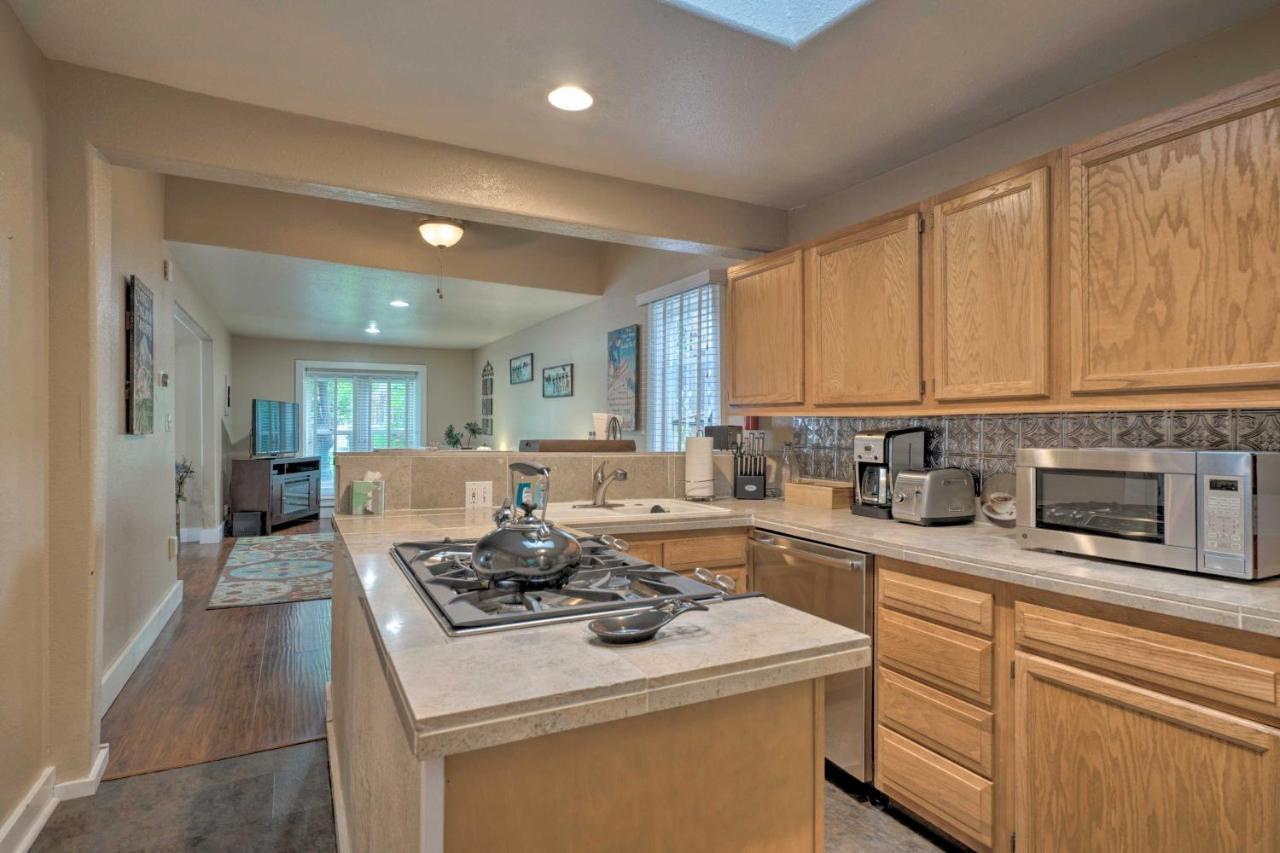 Creekside Home With Patio, Walk To Manitou Incline! Manitou Springs Exteriör bild
