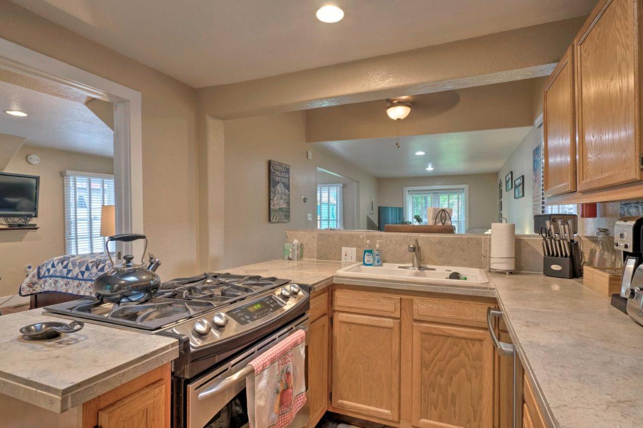 Creekside Home With Patio, Walk To Manitou Incline! Manitou Springs Exteriör bild